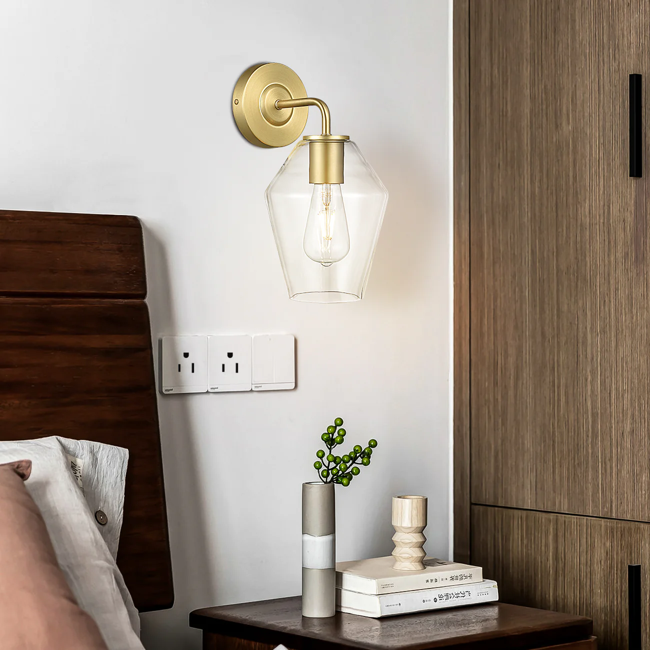 Clare Wall Sconce | Brushed Brass/Clear - Image 3